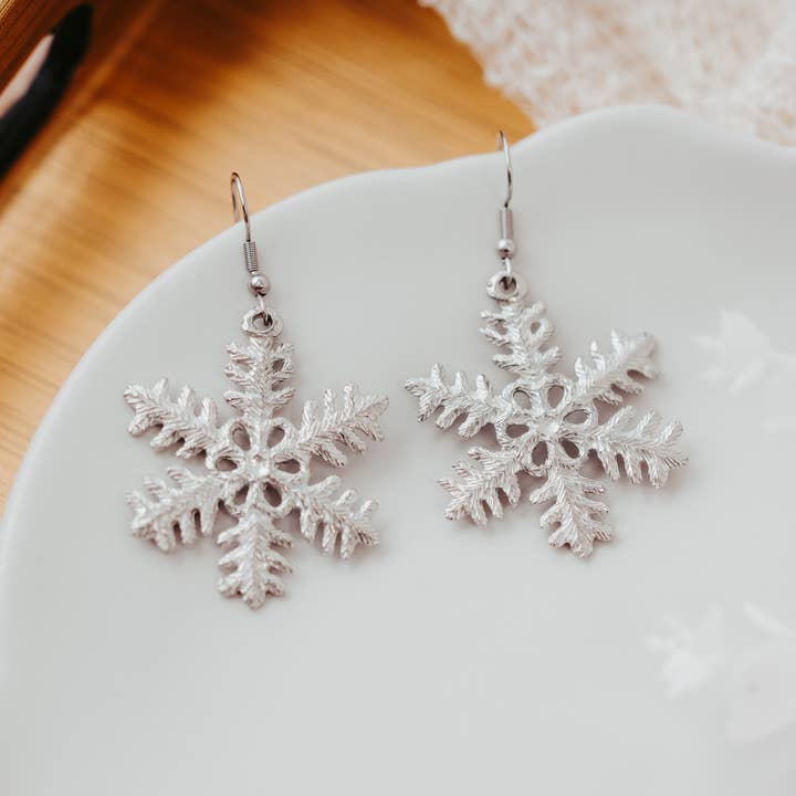 Handmade Snowflake Hanging Earrings - Snowman Pewter Jewelry for wholesale by House of Morgan Pewter