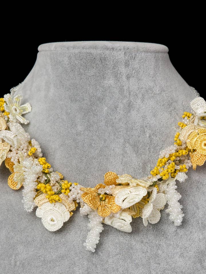 Bouquet Choker - Yellow and White for wholesale by Meredith Strauss