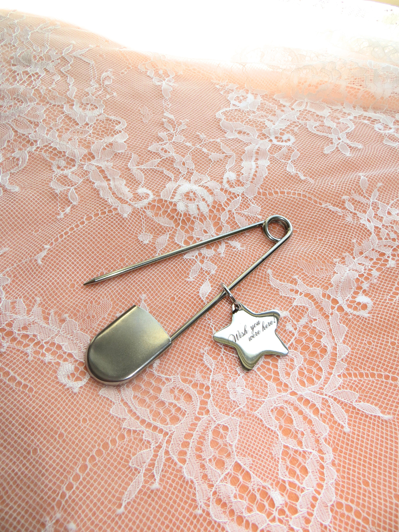 Unlucky Wishes - Wholesale Keychain - Unisex - Oversized Safety Pin Keychain with Star Charm1