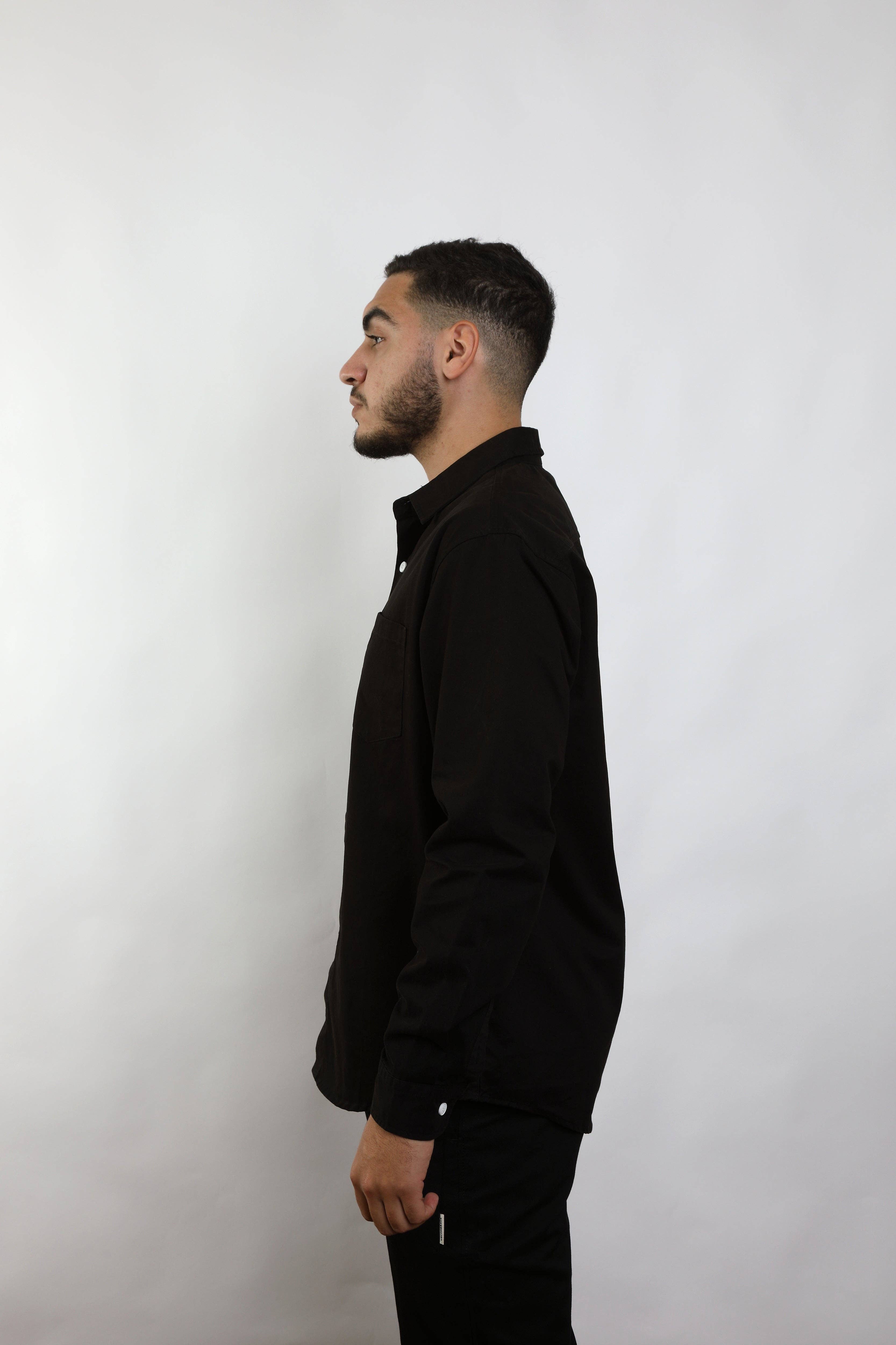 PLACED BY GIDEON - Wholesale Button Down Shirt - Men's - Chemise intemporelle en coton à boutons contrastés3