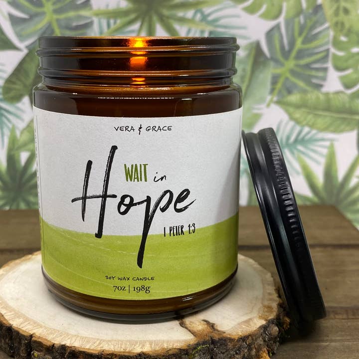Wait in Hope | Cypress Mandarin Soy Candle för wholesale av Vera & Grace