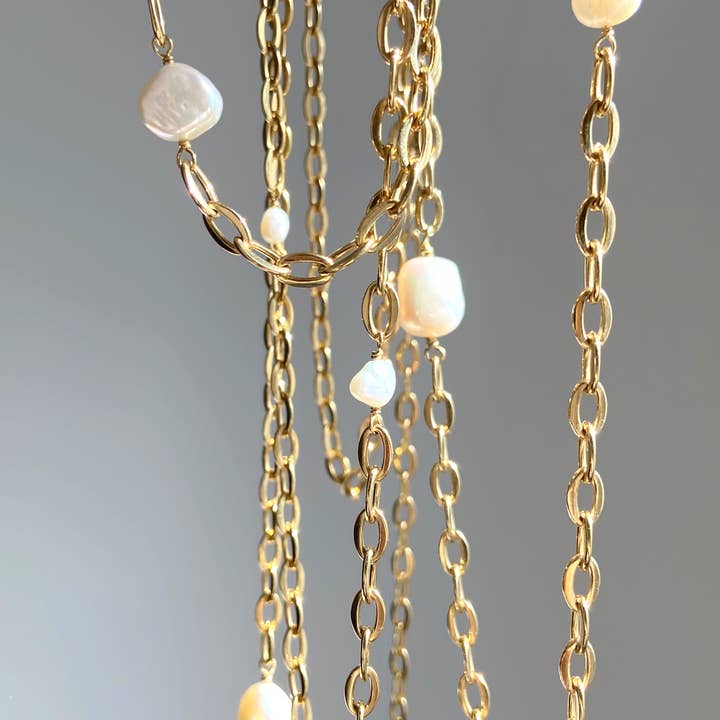 Gold MULTI-PEARL NECKLACE for wholesale on Faire2