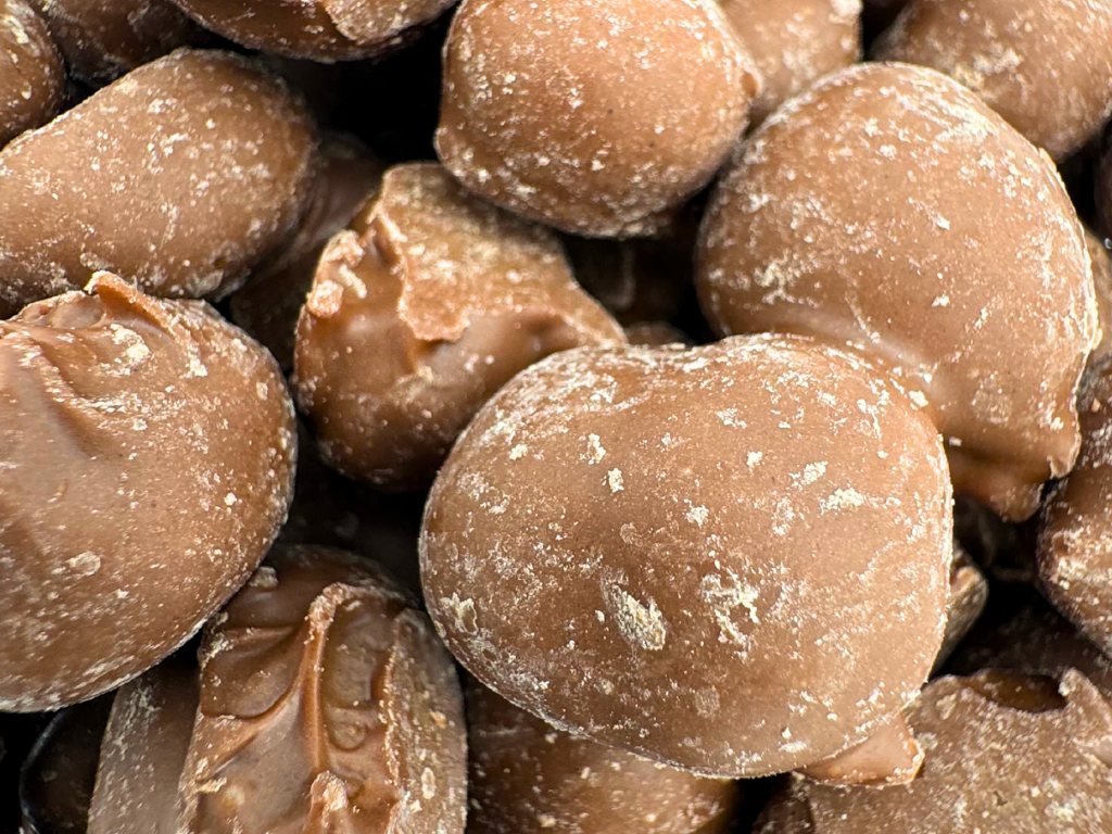 Martin's Country Store LLC - Wholesale Chocolate Covered Sweets - DOUBLE DIPPED MILK CHOCOLATE PEANUTS 9.6oz1
