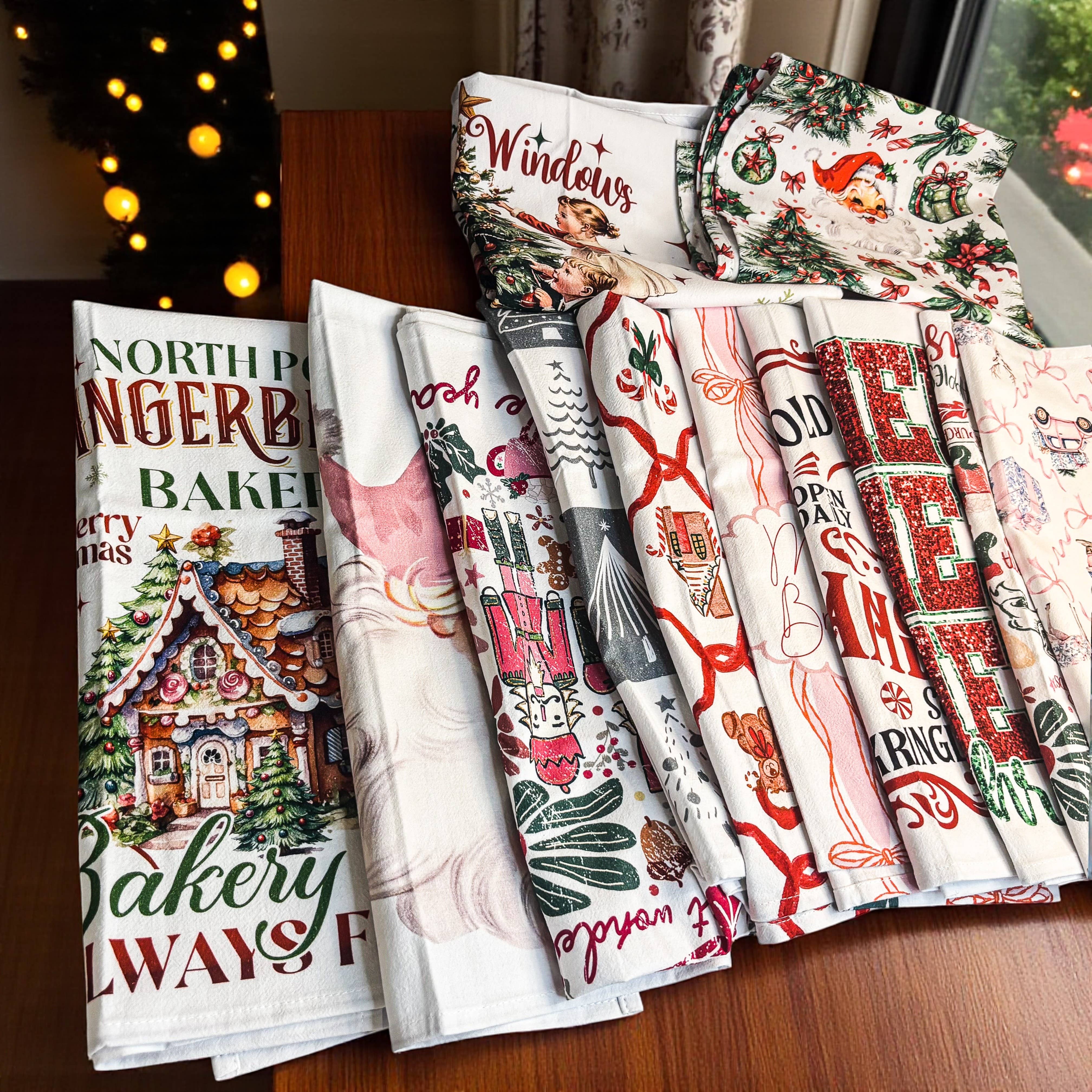 Gia Roma - Wholesale Tea Towel - Vintage Santa Holiday Kitchen Towel & Decor | Pink Christmas11