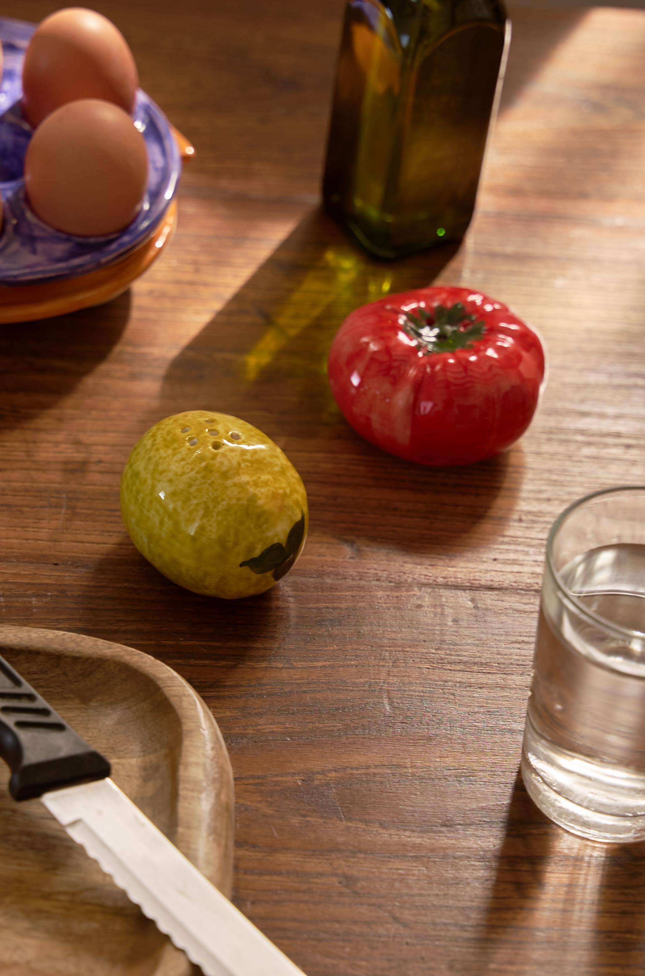 Really Nice Things - Wholesale Salt & Pepper Shaker Set - Conjunto Tomate Limón Sal1