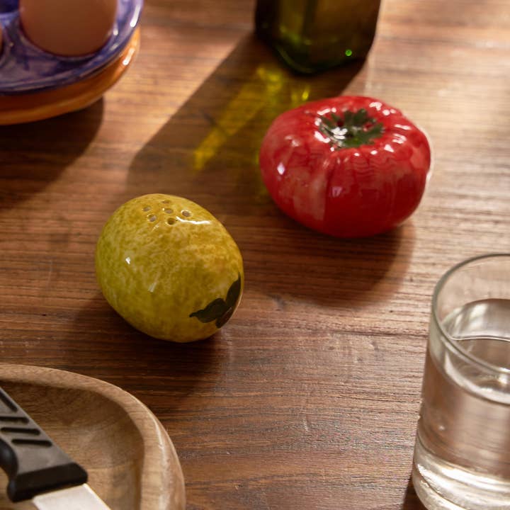 Really Nice Things - Wholesale Salt & Pepper Shaker Set - Conjunto Tomate Limón Sal1