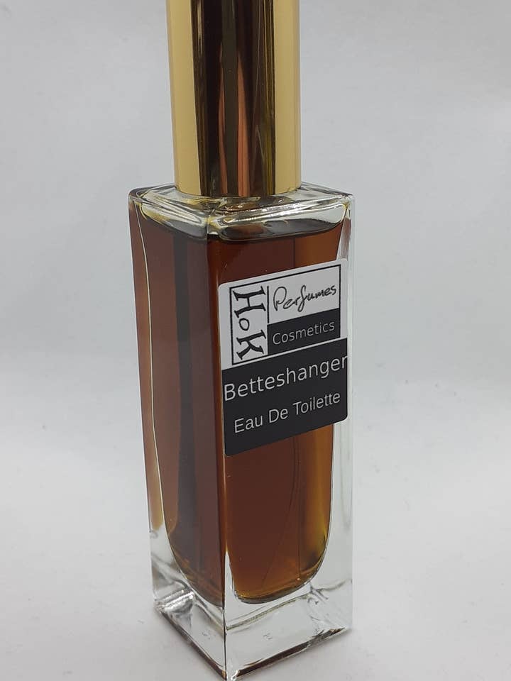 Bettenhanger voor wholesale door House Of Kiya Perfumes + Cosmetics