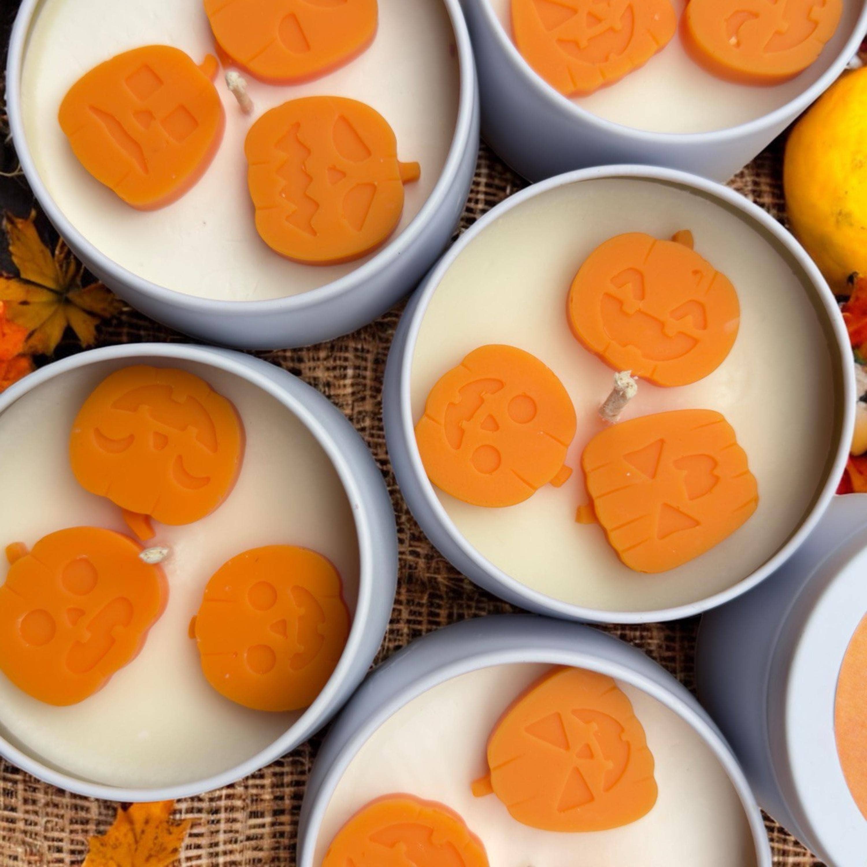 Karly’s Candles – Engroshandel Rejsestearinlys – Halloween Græskar Sojavokslys i 4oz Dåsekrukke7