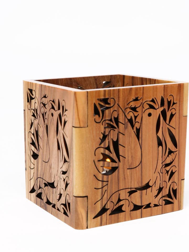 Bougeoir en bois d'olivier_ Colombe Votive pour la vente par Holyland Artisans
