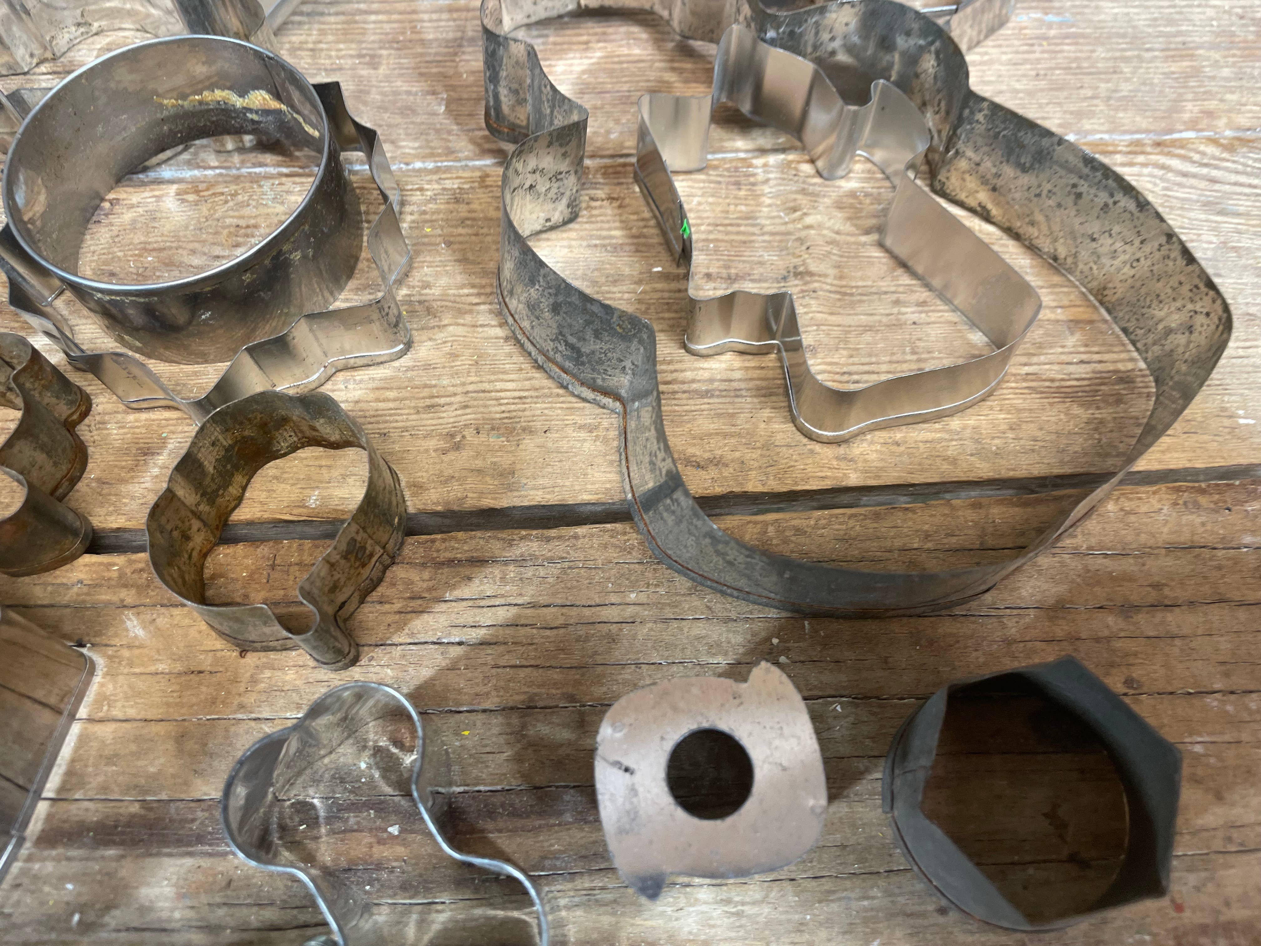 My Amigos Imports - Wholesale Cookie Cutter - Vintage Old Cookie Cutters-Farmhouse-Tin Cutter-ER-Assorted6