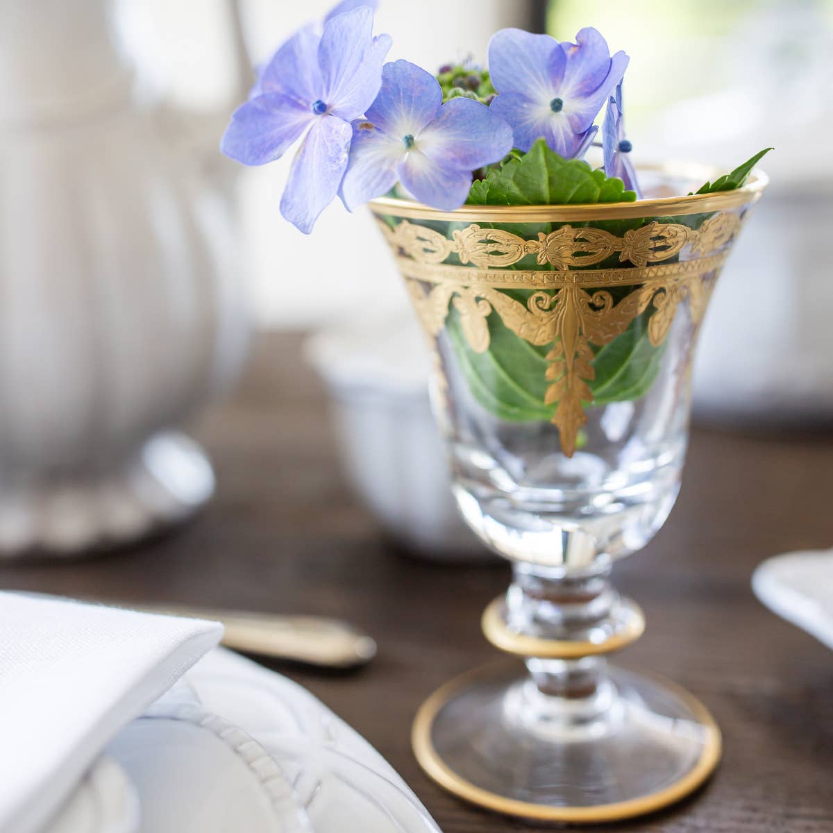 Arte Italica & Crown Linen Designs - Wholesale Wine Glass - Vetro Gold Wine Glass3