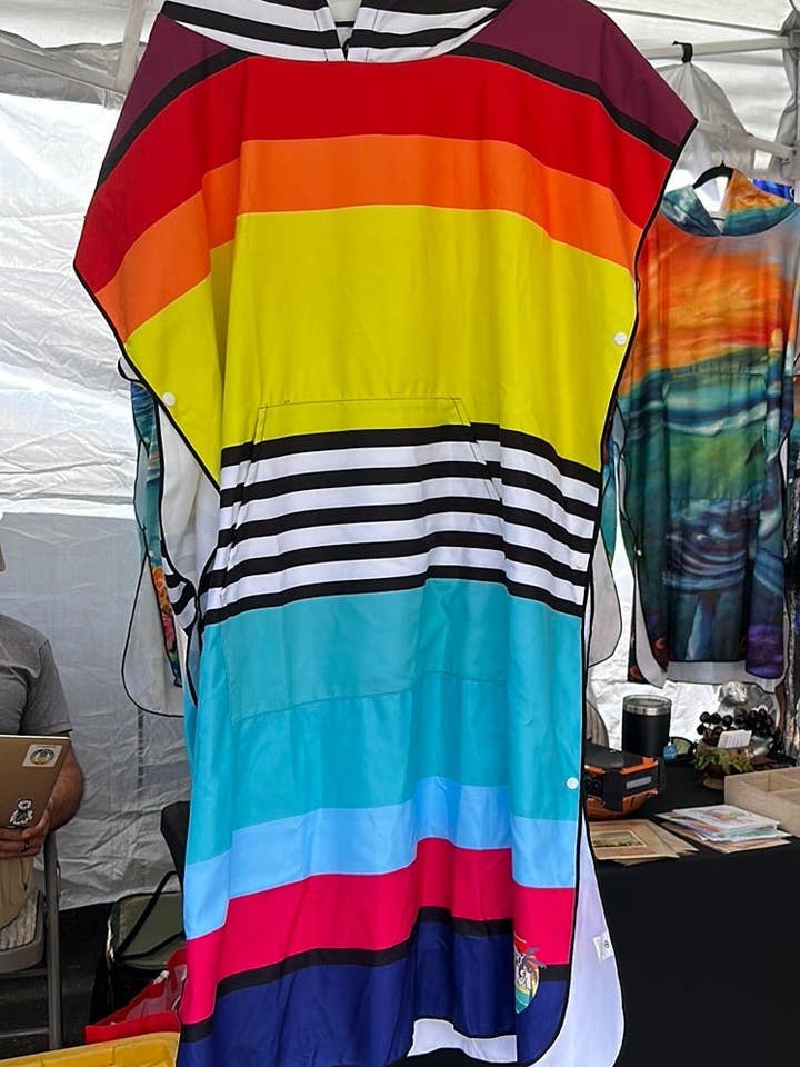 Flerfärgad Microfiber Poncho för wholesale av Upcountry Aloha