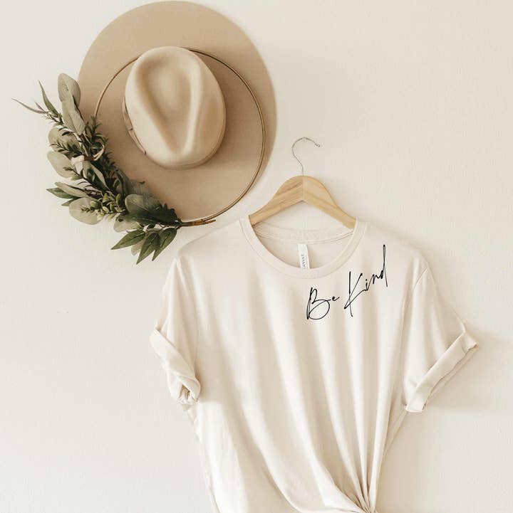 OAT COLLECTIVE - Vente T-shirt sérigraphié – femme - T-shirt graphique BE KIND3