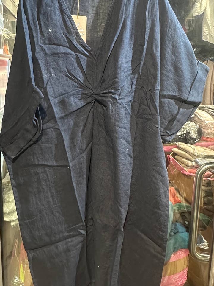 Lea & Luc - Grandes Tailles - Wholesale Dress - Women's - Plus size linen dress V neckline SKU 79097