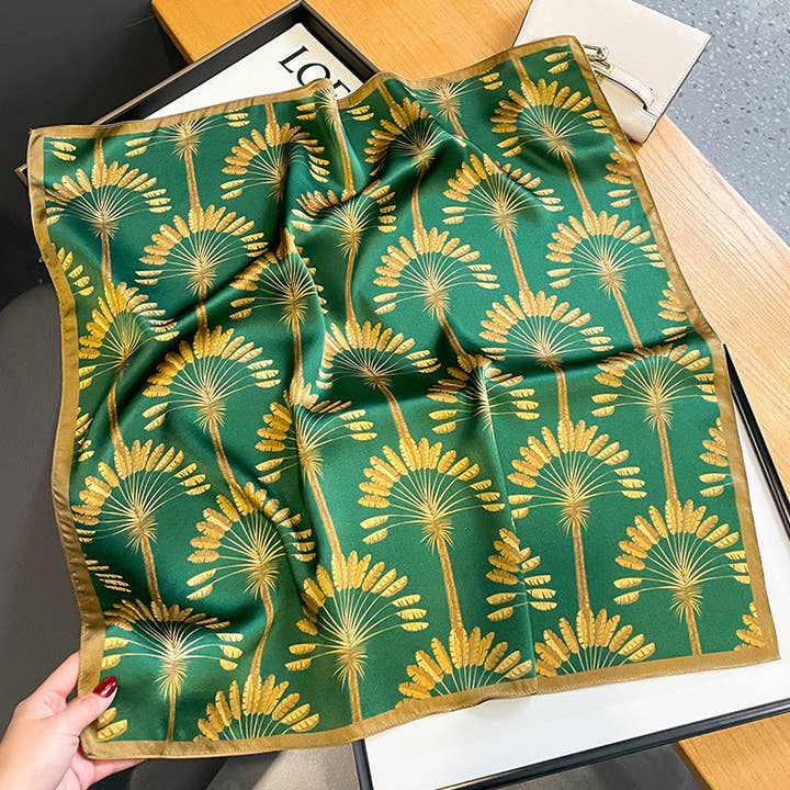 SueSilkHK – wholesale Halsduk - Dam – Grön sidensjal med guldblommor i 100 % mullbärssiden, 70 cm – lyxig gåva till henne1