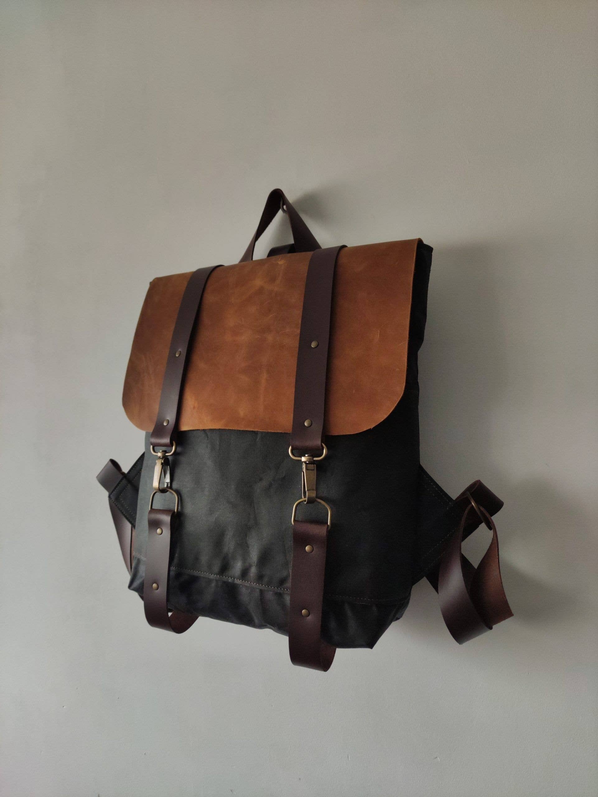 HILVAH - Venta al por mayor Mochila - Mujer - Mochila color negro lona encerada y cuero4