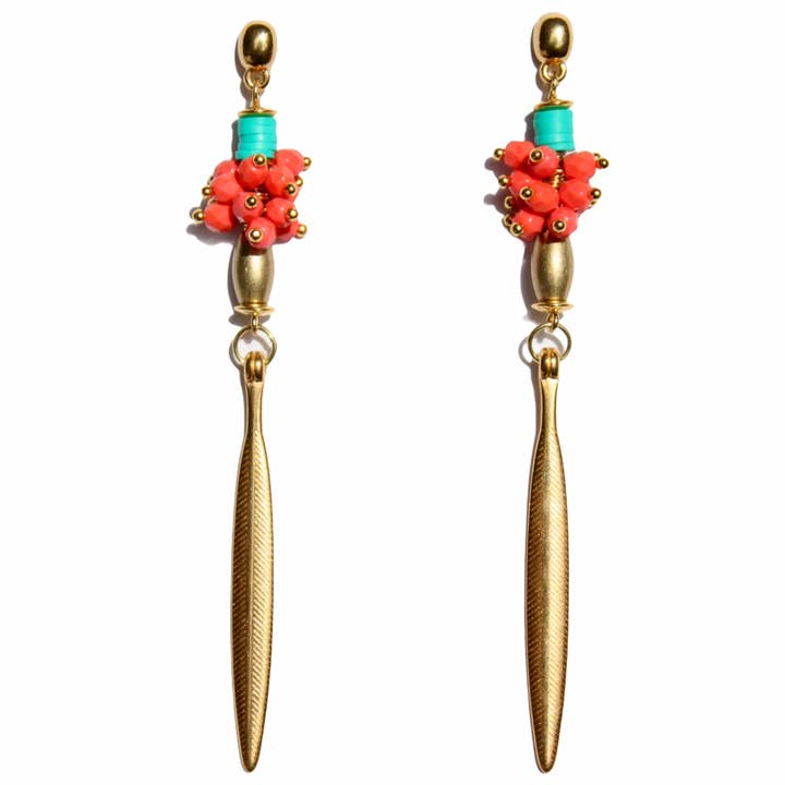 COCORNÁ long and elegant golden earrings with coral for wholesale by Araracuara