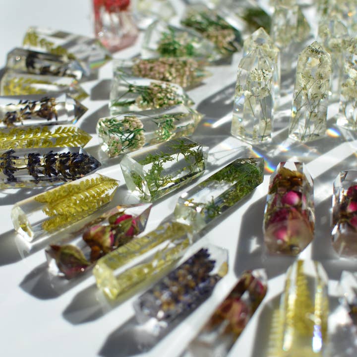 Eight Acorns Floral Preservation - Wholesale Decorative Tabletop Object - Mini floral crystal tower obelisk - desk décor7