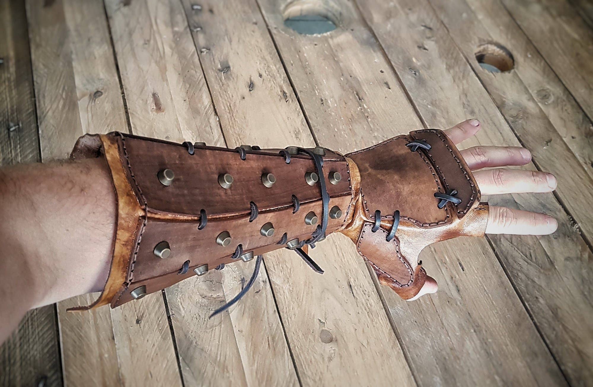 Outcast Props – Großhandel Kostüm – Herren – Samurai Lederarmschützer0
