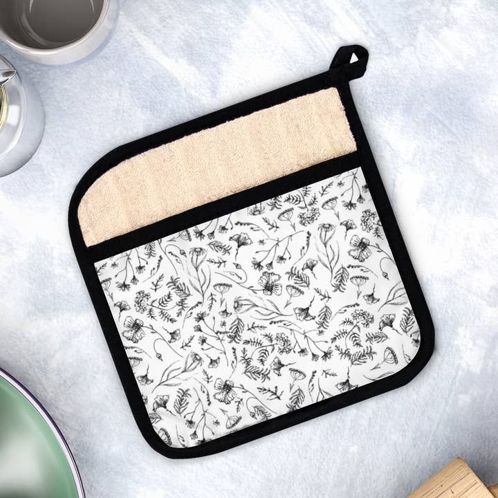 Manique avec poche pour la vente par Fox & Willow Design Studio