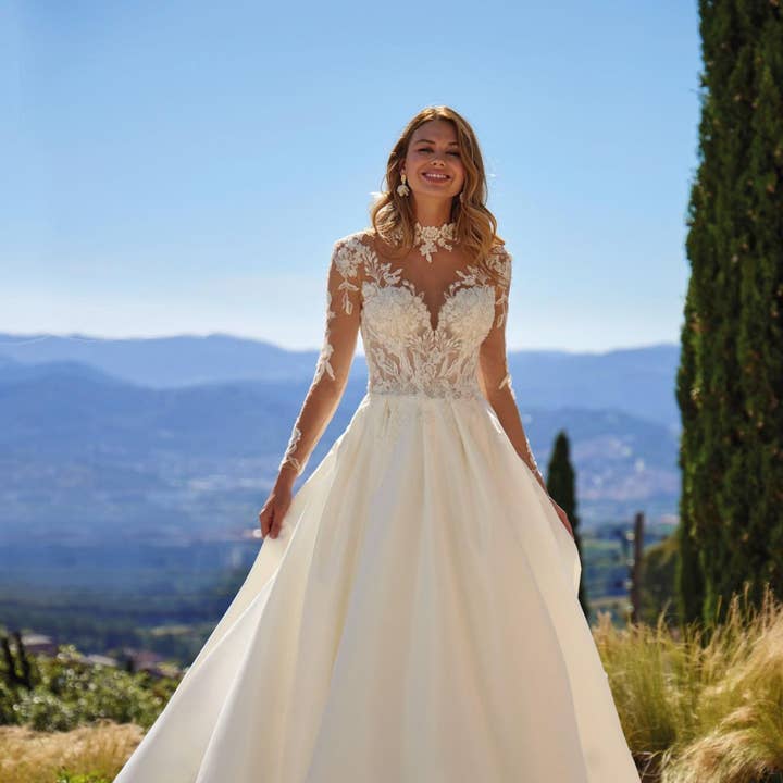 HW - 26013 for wholesale by Herawhite Bridal