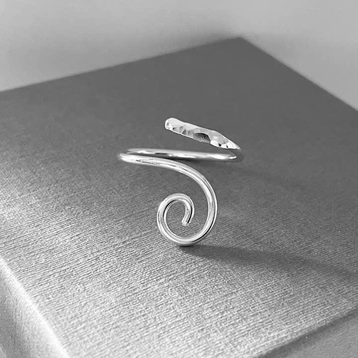 Verve Jewellery ā wholesale Band/stacked ring ā Adjustable sterling silver wave ring, silver spiral ring1