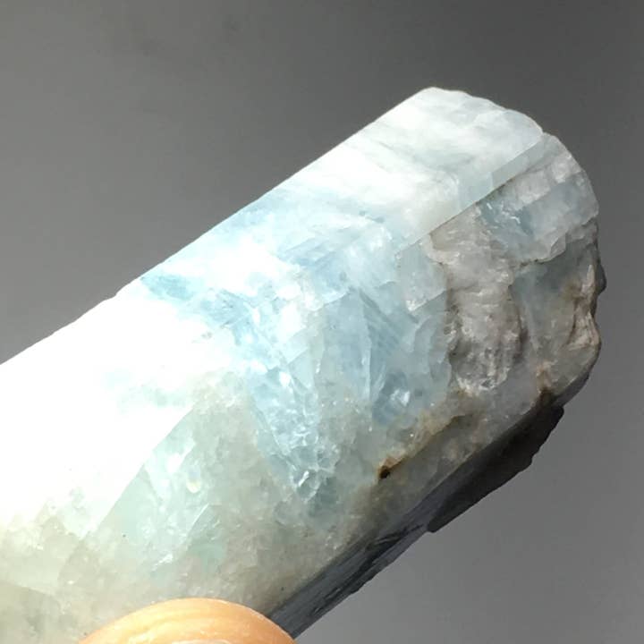 Wildheart Crystals - Vente Pierre et cristal de spiritualité - Gros cristal aigue-marine