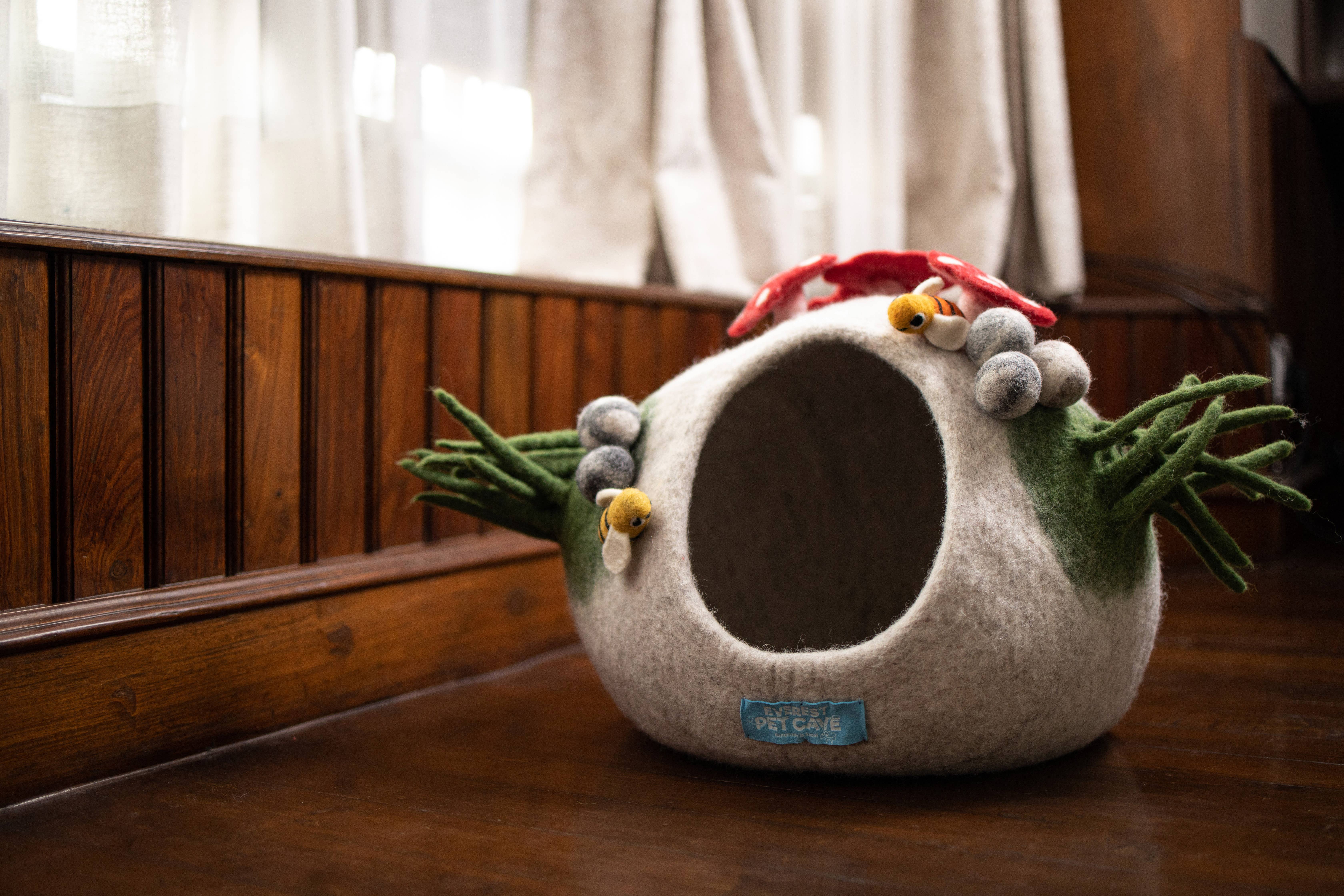 Everest Pet Supply & Gifts - Wholesale Pet Cave - Cat/Dog - Cat Cave Bee Home, 100% Wool, Felted, Handmade, Grey3