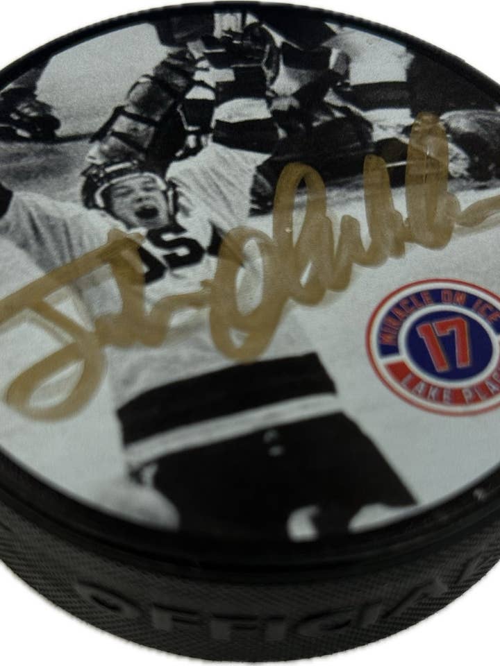 Disco de hockey de la celebración del Milagro sobre Hielo firmado a mano por Jack O'Callahan para venta al por mayor de Lowsportgeaar