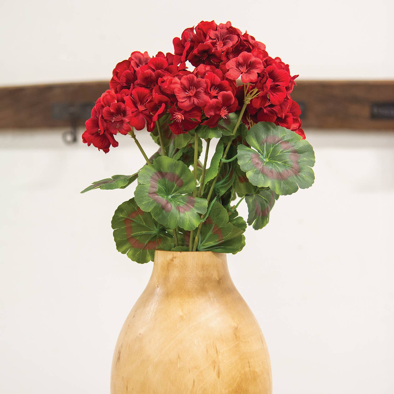 Saybrook Lane – wholesale Konstgjorda blommor – Röd pelargonbuske - 18,5 ”1