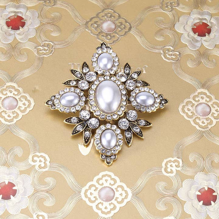 Tourtiwi - Wholesale Brooch - Vintage Baroque Pearl Rhinestone Brooch Corsage13