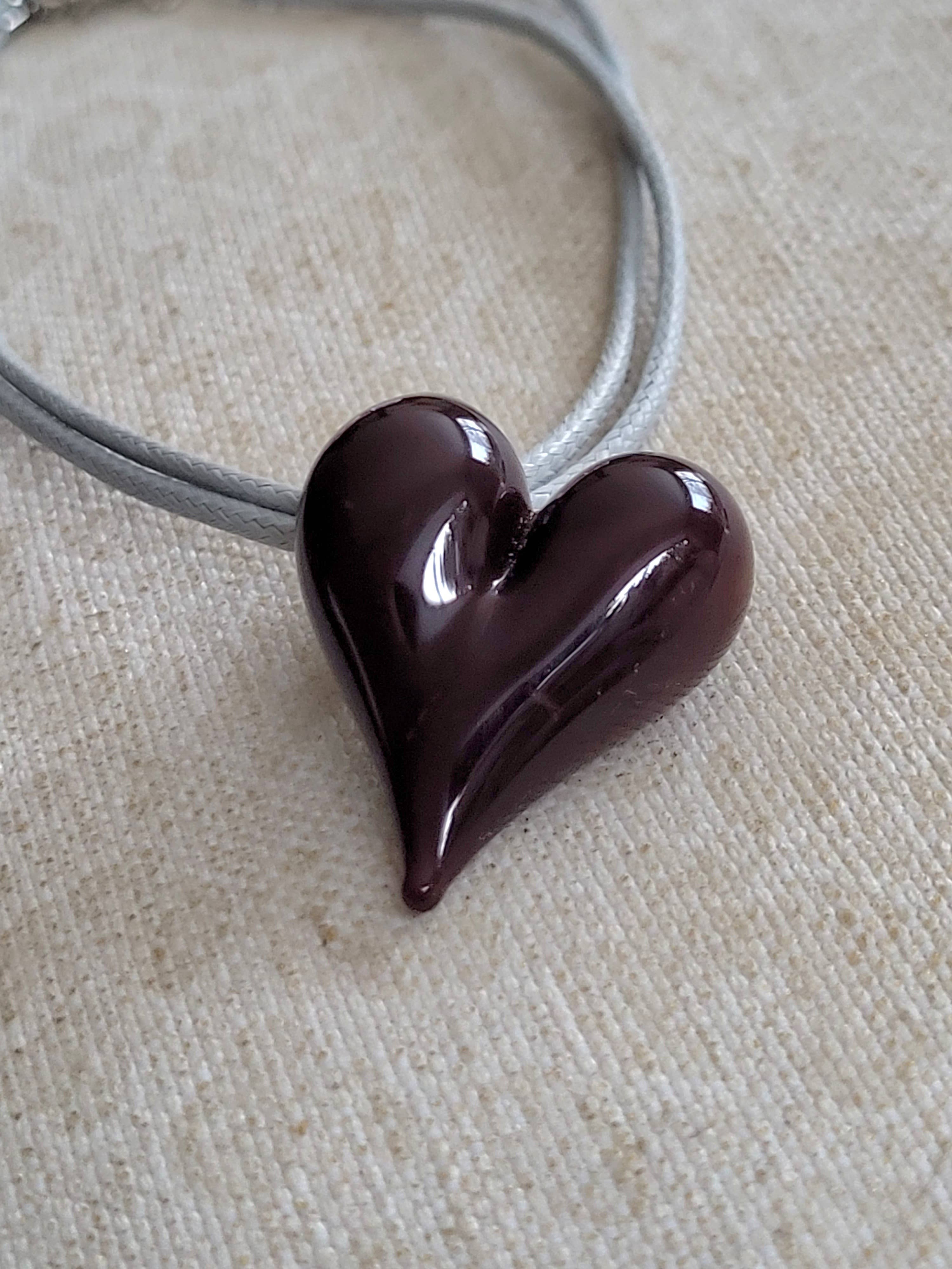 AB Glass Designs – wholesale Hänge-/berlockhalsband – Blåst glas hjärta halsband -olika färgalternativ (kopia)0