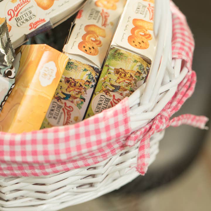 Quickway Imports - Wholesale Basket - White Round Willow Gift Basket, with Gingham Liner & Handle10