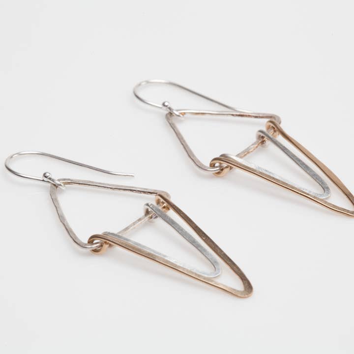 Boucles d'oreilles pendantes en argent sterling et or rempli 14K pour la vente par Forge + Fire