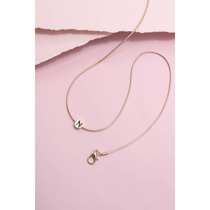 JOSSLYN by wall to wall - Wholesale Pendant/Charm Necklace - ROUND SNAKE CHAIN INITIAL NECKLACE | 31N224051