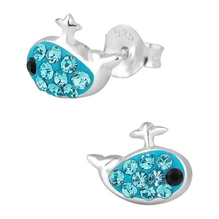 Orecchini a lobo con piccola balena blu in argento sterling per la vendita all'ingrosso da parte di Penny & Piper