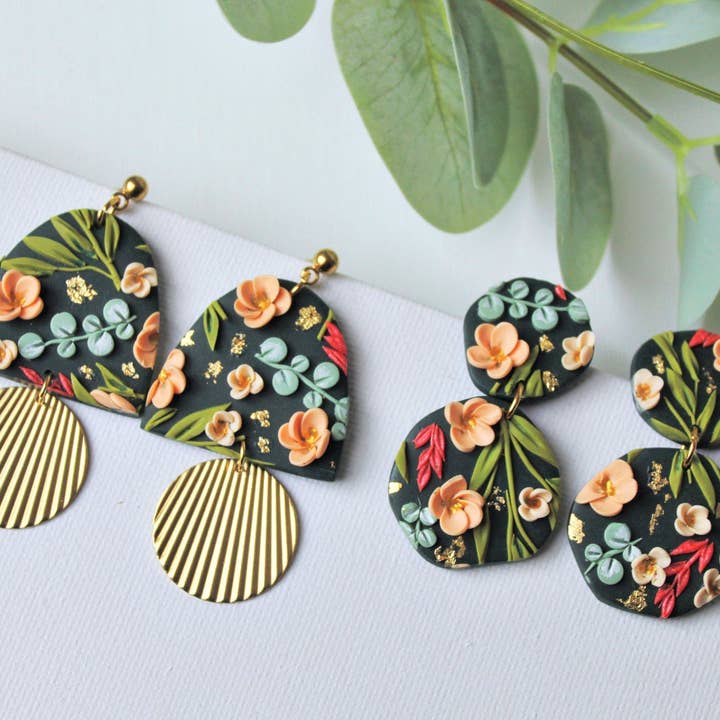 Groene oorbellen met bloemen, statement-oorbellen, lente-oorbellen voor wholesale door Studio Niani