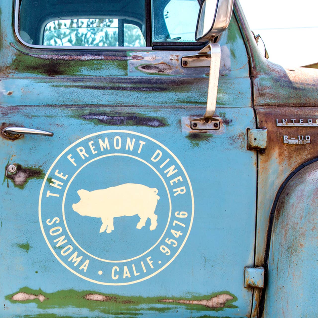 South Austin Gallery - Wholesale Coasters - Welcome to Fremont Sign Ceramic Coaster0