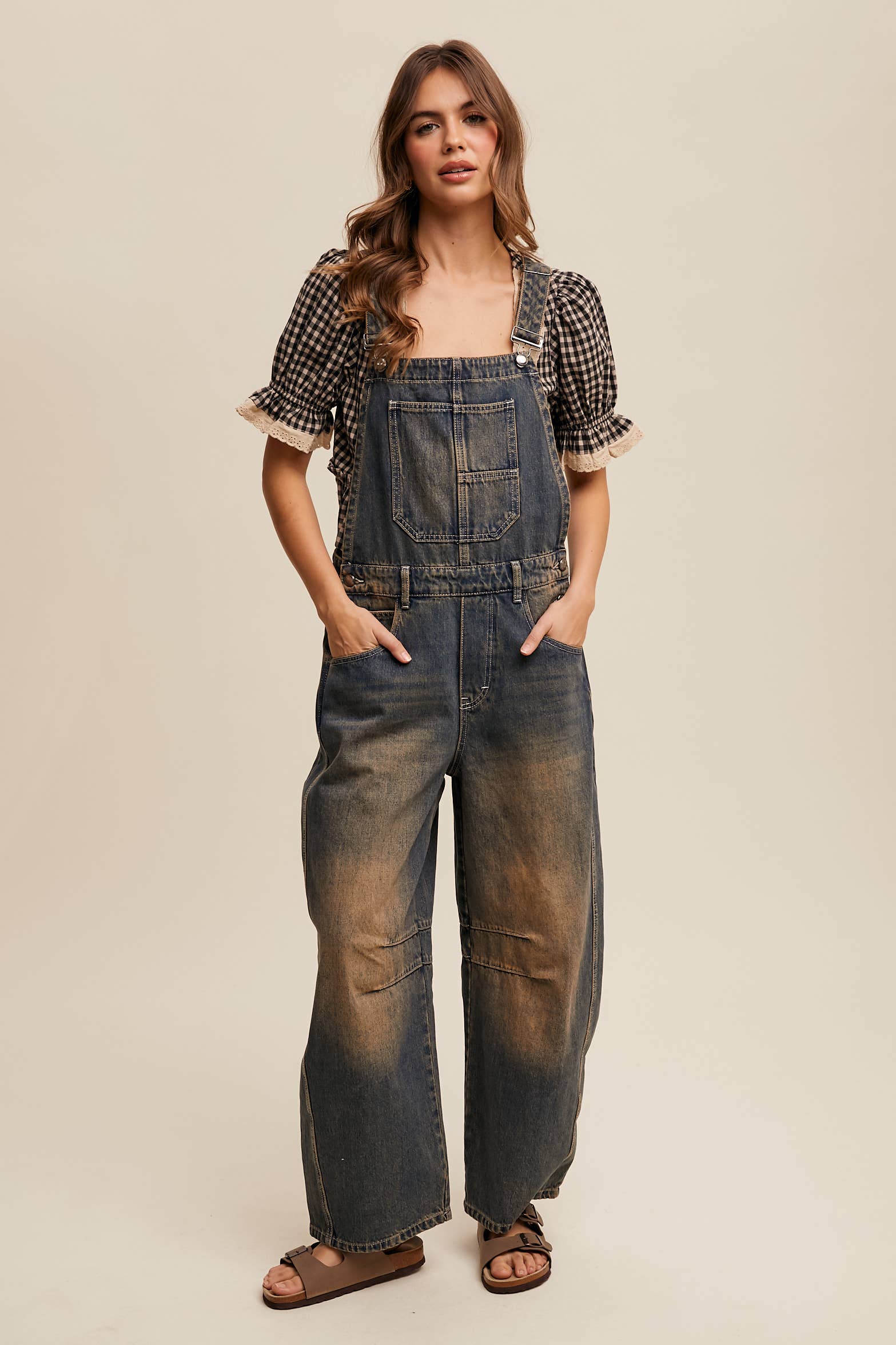 Listicle – Großhandel Overall – Damen – Barrel Jean Latzhose aus Denim mit weitem Bein16