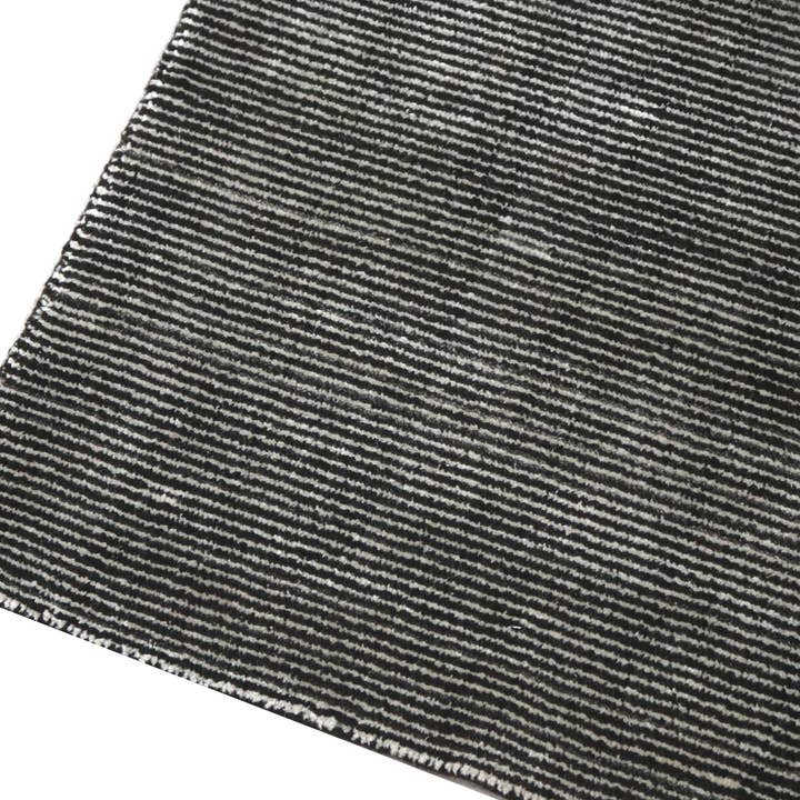 Sort område tæppe | Uldtæppe & bambussilke håndvævet tæppe for engroshandel hos ExpoBazaar