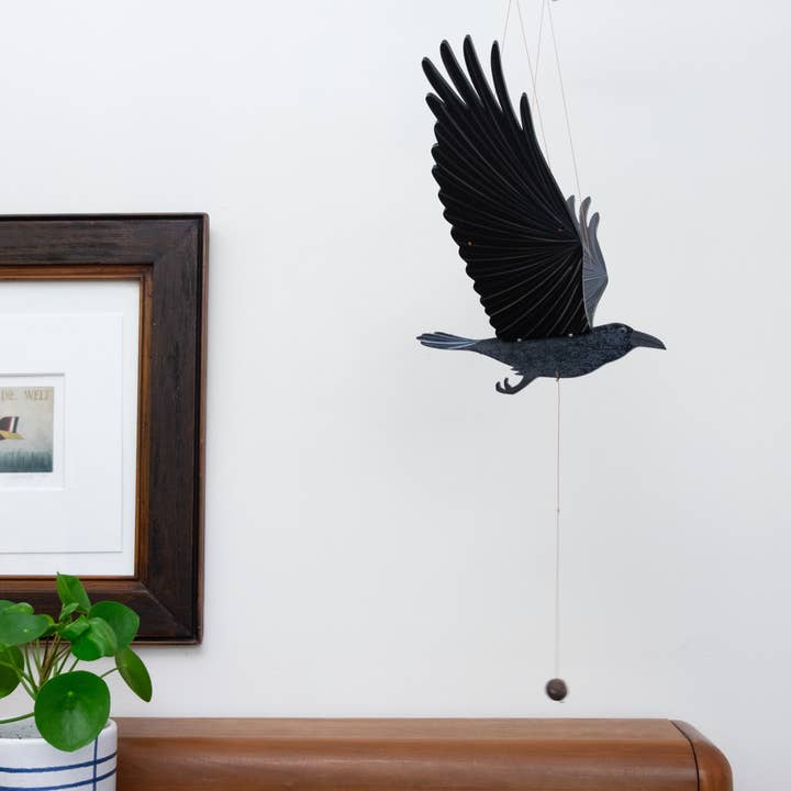 Tulia's Artisan Gallery – Großhandel Mobiles – Raven Crow Handy mit schwarzem Vogel, fliegender Vogel2