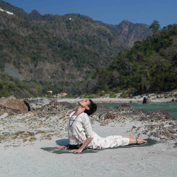 Damen Baumwolle Handblock Bedrucktes Yoga-Top und Yoga-Hosen-Set - Chandra für den Großhandel von AKISO