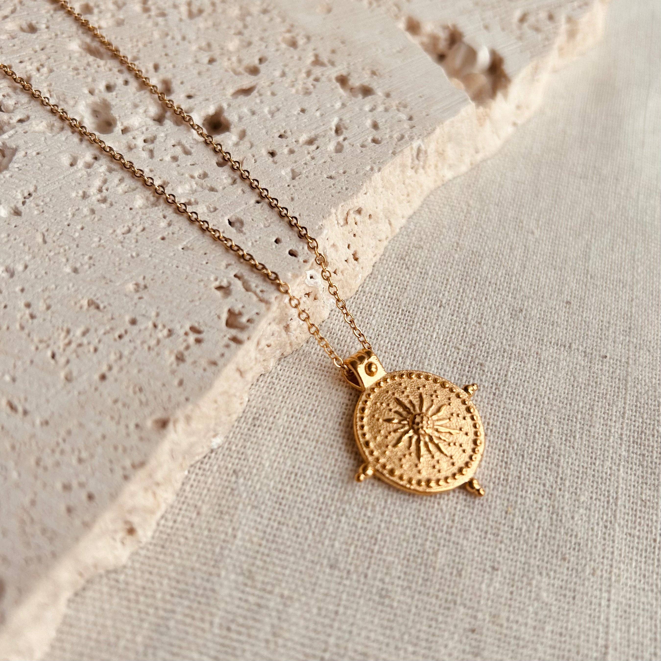 Little Nell Jewellery – wholesale Pendant/charm necklace – Everyday Golden Coin Necklace1