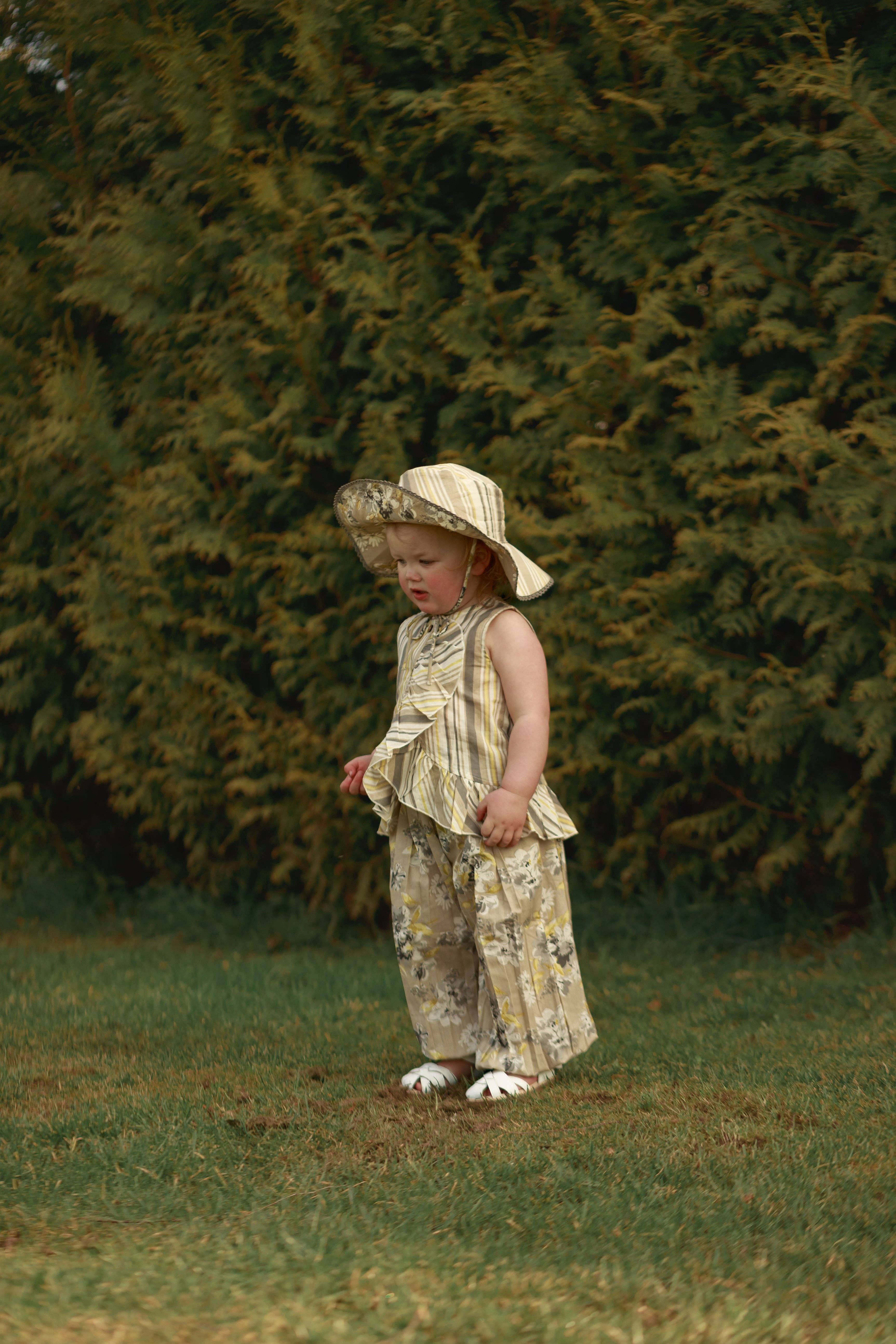 Yo Baby - Wholesale Sun Hat - Kids - Reversible Brown Floral & stripe Kids' Sun Hat with Lace Detail1