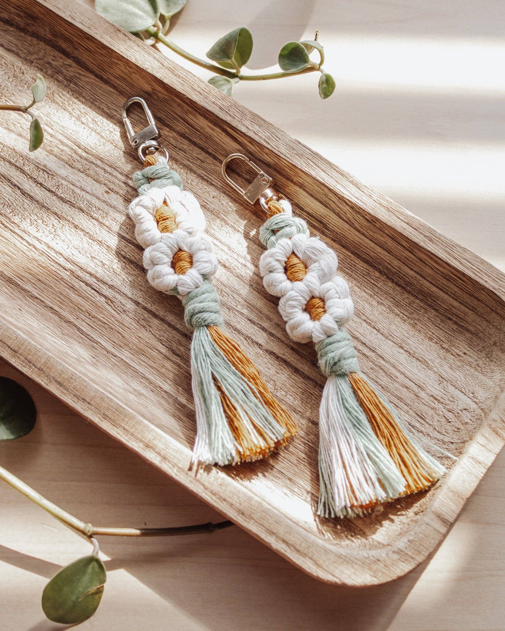 Modern Bo Studio – wholesale Keychain – Women's – Double Daisy Keychain8