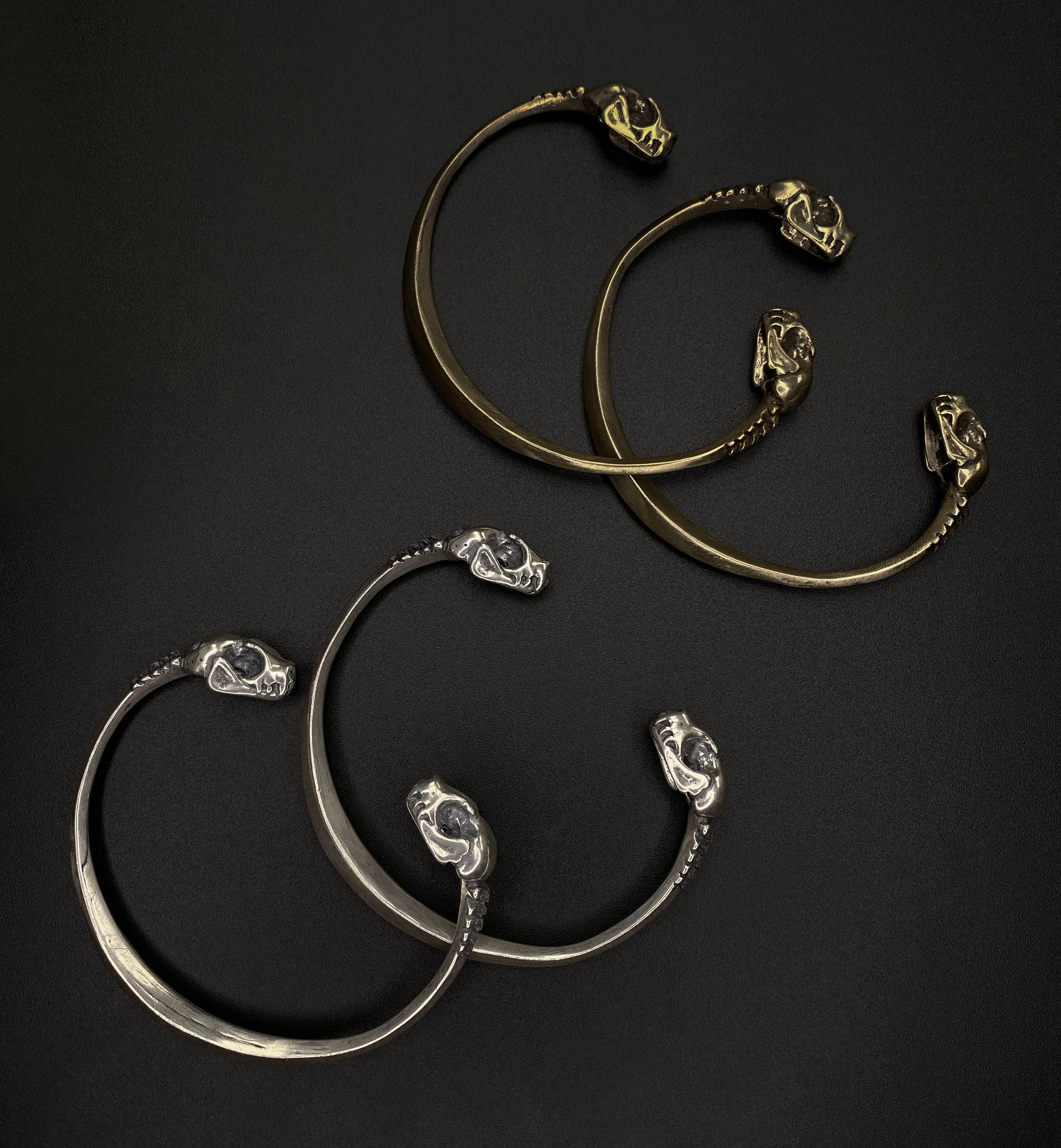 Miyu Decay – wholesale Manschettarmband – Liten Bat skalle armband i mässing och Sterling Silver