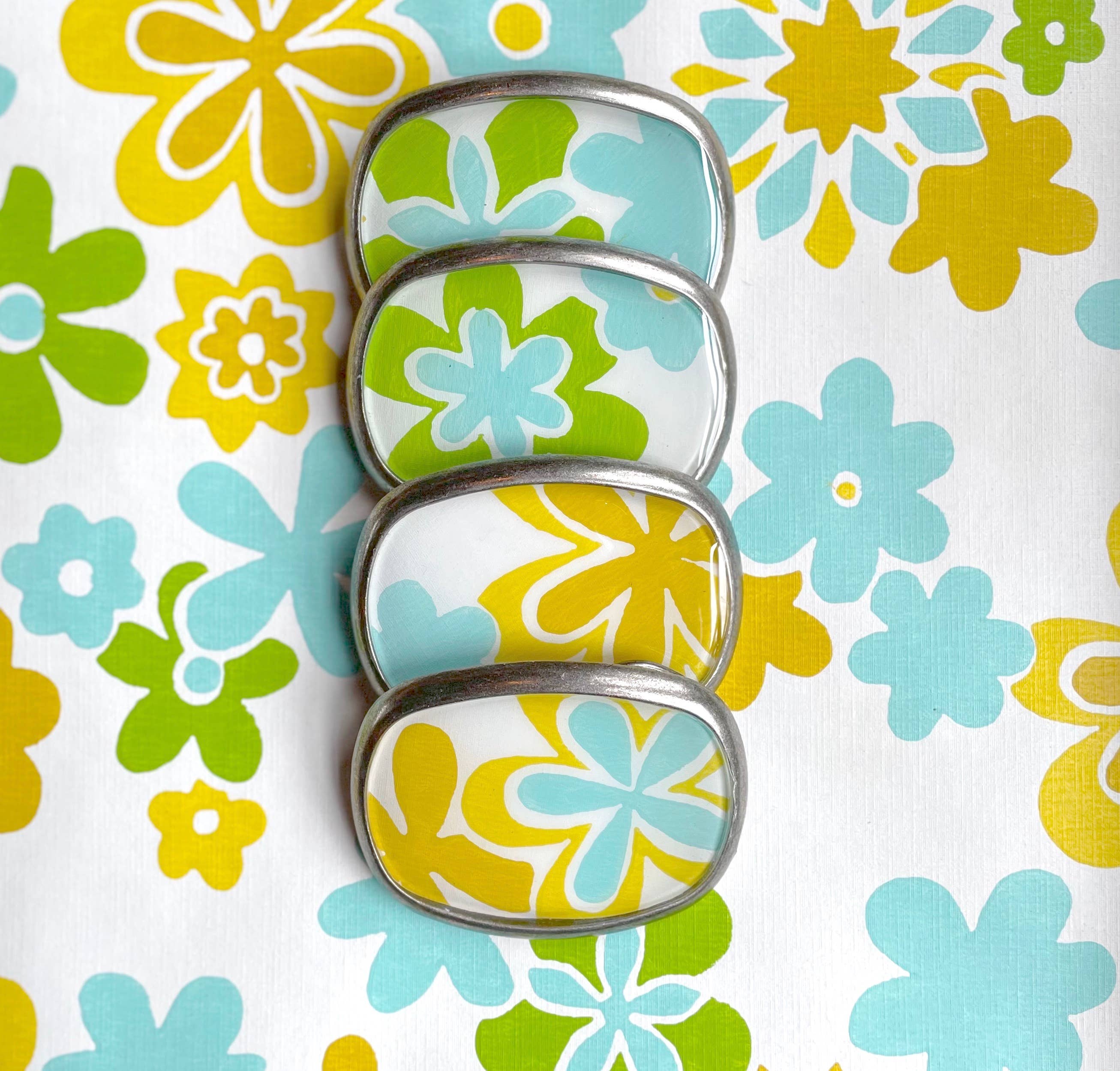 joeyfivecents – wholesale Bältesspänne - Dam – Bältespänne, mod - 70-talsinspirerat, retrofunkiga blommor