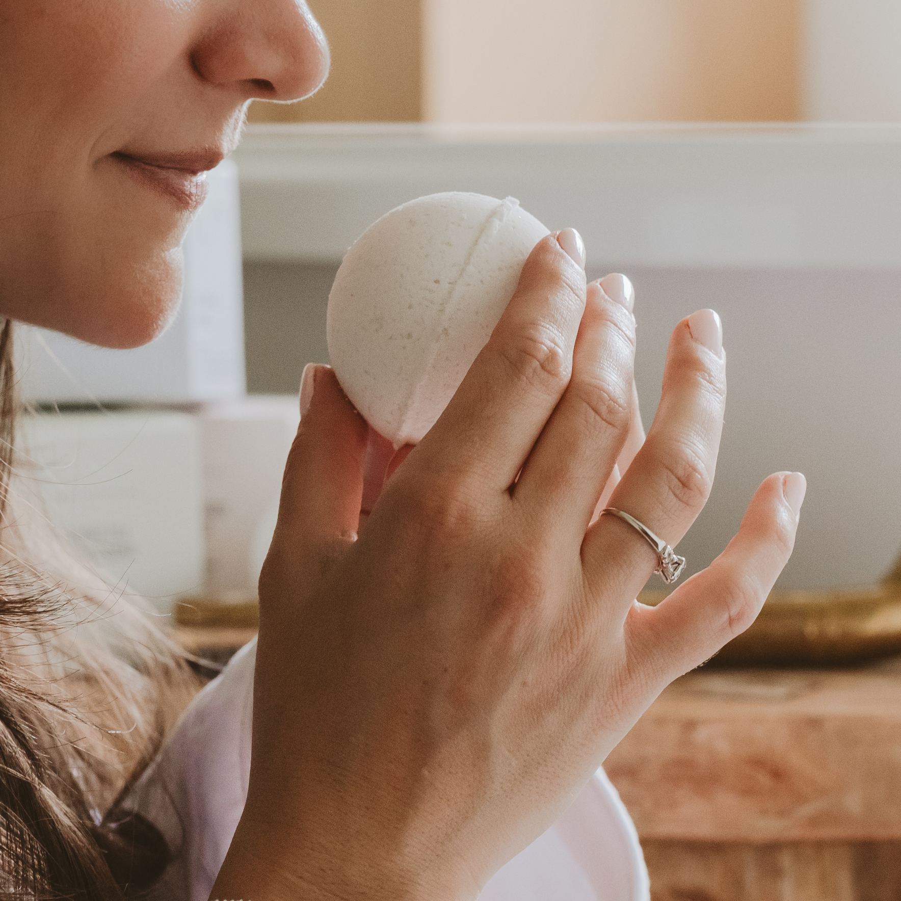 Sweet Water Decor – wholesale Bath bomb/fizz – White Tea and Jasmine 4.6 oz Bath Bomb7