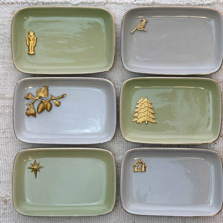 Plato de cerámica con acento dorado navideño para venta al por mayor de Ten Twenty Six Designs