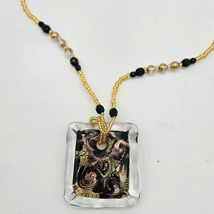 Collar con colgante barroco de cristal de Murano - Colección de artistas para venta al por mayor de Alice Sturzinger LLC